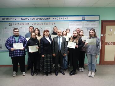 ПОЛУЧАЕМ РАБОЧИЕ ПРОФЕССИИ ПОЛУЧАЕМ РАБОЧИЕ ПРОФЕССИИ