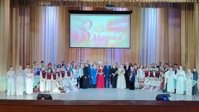 Букетом, состоящим из талантливых номеров, стал концерт ко дню 8 Марта Букетом, состоящим из талантливых номеров, стал концерт ко дню 8 Марта