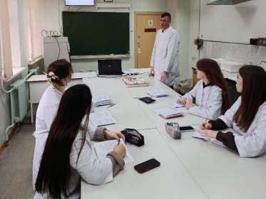 Занятие на тему «Лабораторная диагностика парамиксовирусных заболеваний» Занятие на тему «Лабораторная диагностика парамиксовирусных заболеваний»