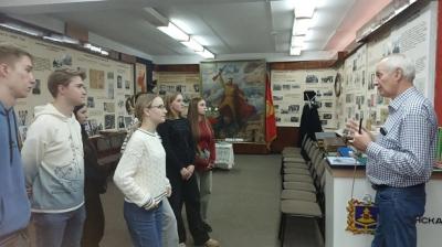 Первокурсники побывали в музее - храме славной истории вуза Первокурсники побывали в музее - храме славной истории вуза
