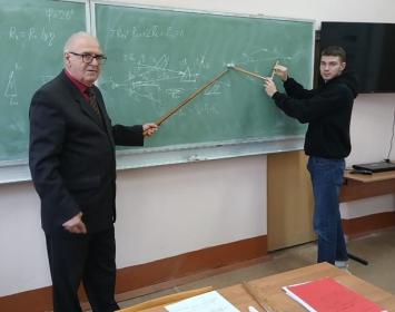 Для будущих агроинженеров, а может и конструкторов! Для будущих агроинженеров, а может и конструкторов!