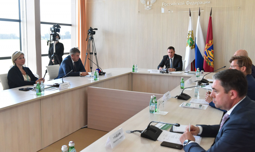 Дмитрий Патрушев обозначил приоритеты развития растениеводства на «Всероссийском дне поля» в Брянской области