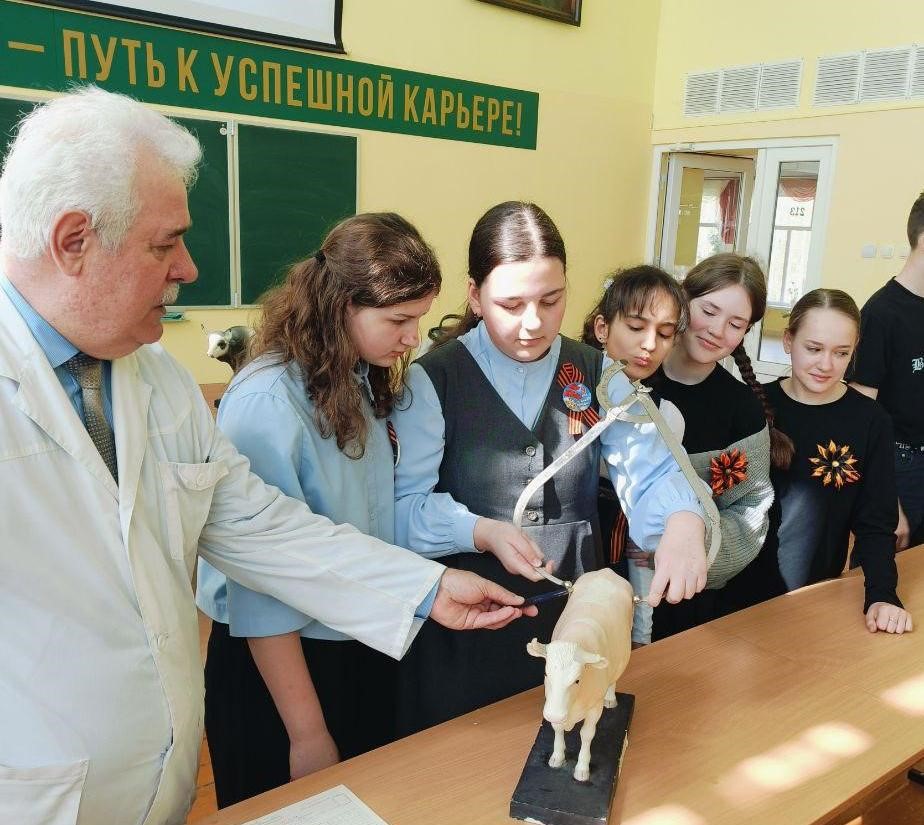 Занятия со старшеклассниками по программе «Агрокласс» 3_m22042025.jpg